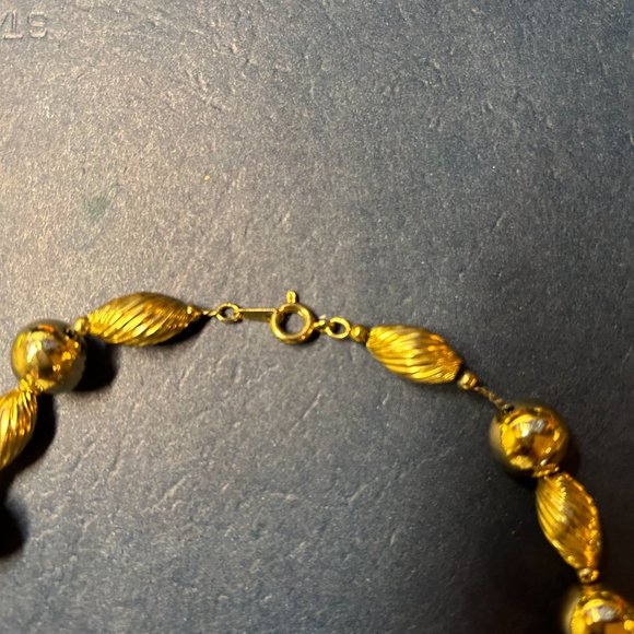 VTG Golden Beaded Necklace - Picture 4 of 5